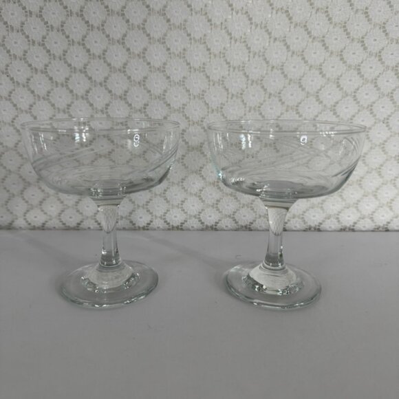 Vtg Coupe Etched Glass Champagne / Cocktail / Sherbet Stemware - Set of 2 EUC - Picture 6 of 6